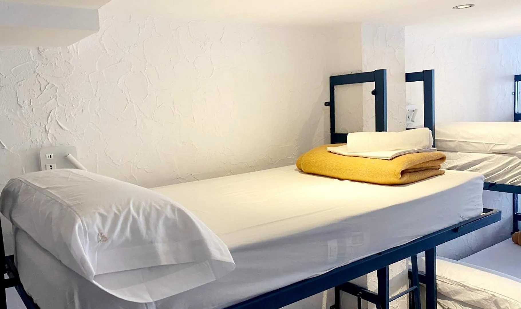 Y Hostel - Albergue Juvenil Palma de Mallorca 0*,  Spain