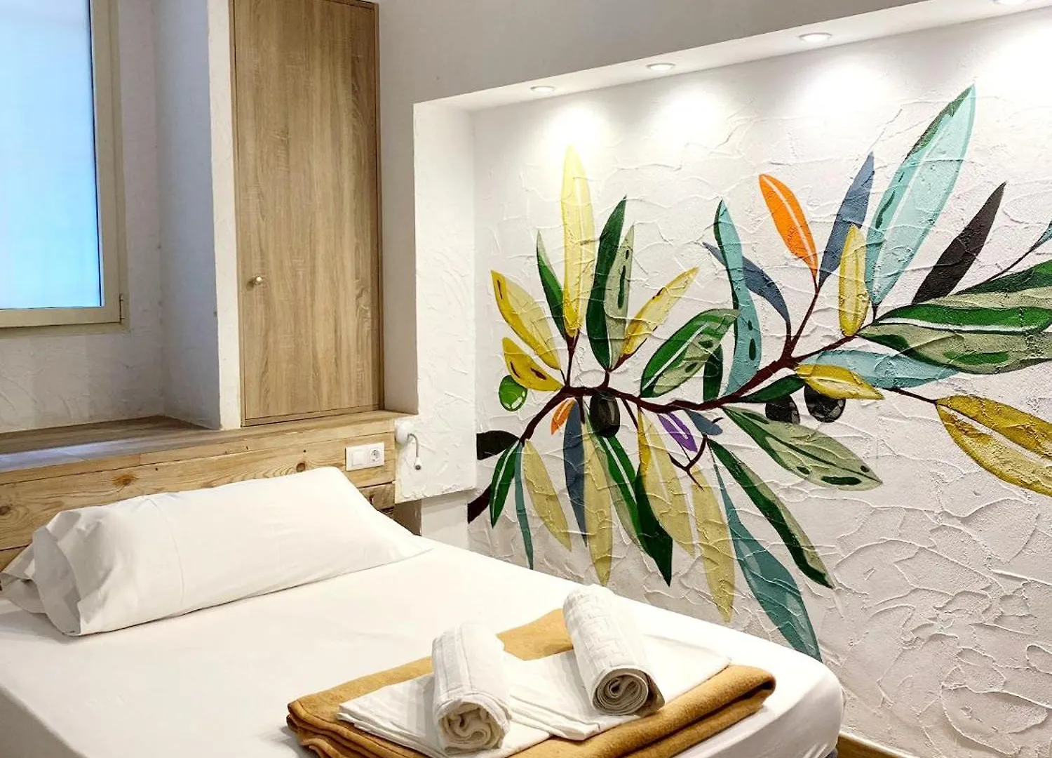 Y Hostel - Albergue Juvenil Palma de Mallorca 0*,