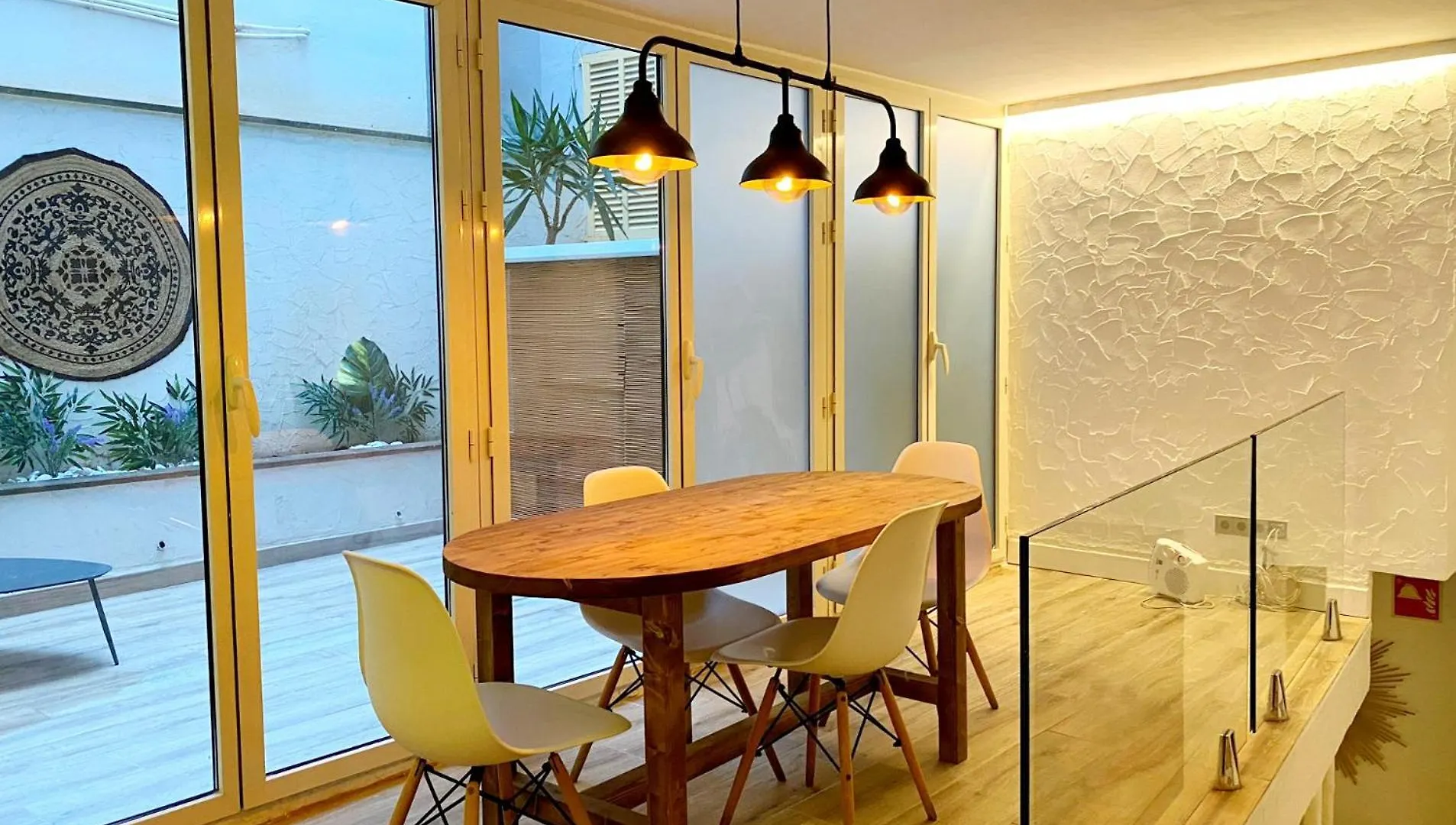 Y Hostel - Albergue Juvenil Palma de Mallorca 0*,
